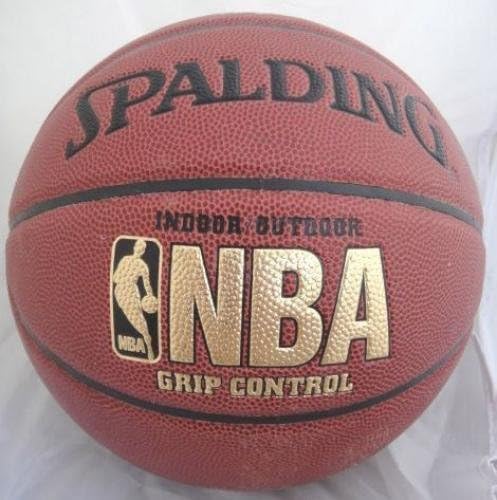 Боб Макаду с автограф (HOF 2000) Spalding Indoor/Outdoor Баскетбол JSA - Баскетболни топки с автографи