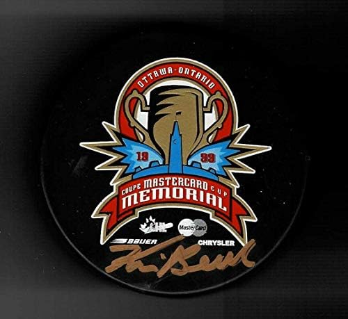 Крис Бряг подписа Паметен за купа Калгари Хитмен 1999 на сувенири шайбата Пингуинс - за Миене на НХЛ с автограф